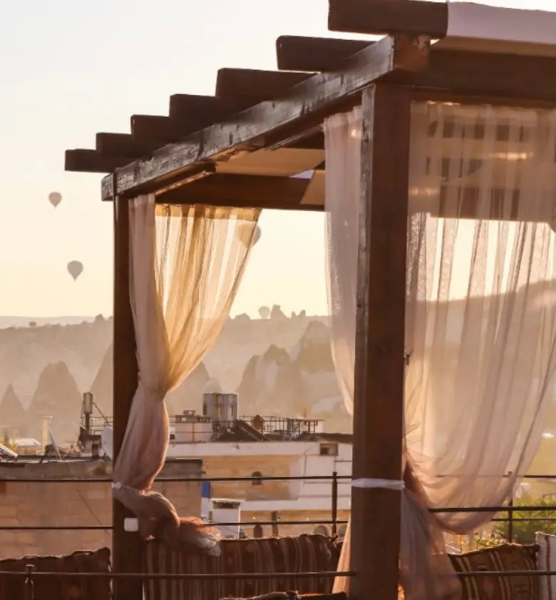 Pergola mit elegantem Design und langlebigen Materialien für Garten