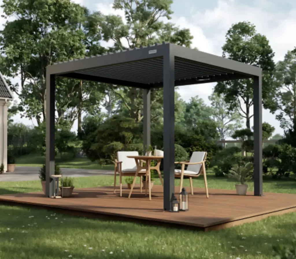 Renovierte Holz-Pergola mit neuem Dach und stabiler Konstruktion